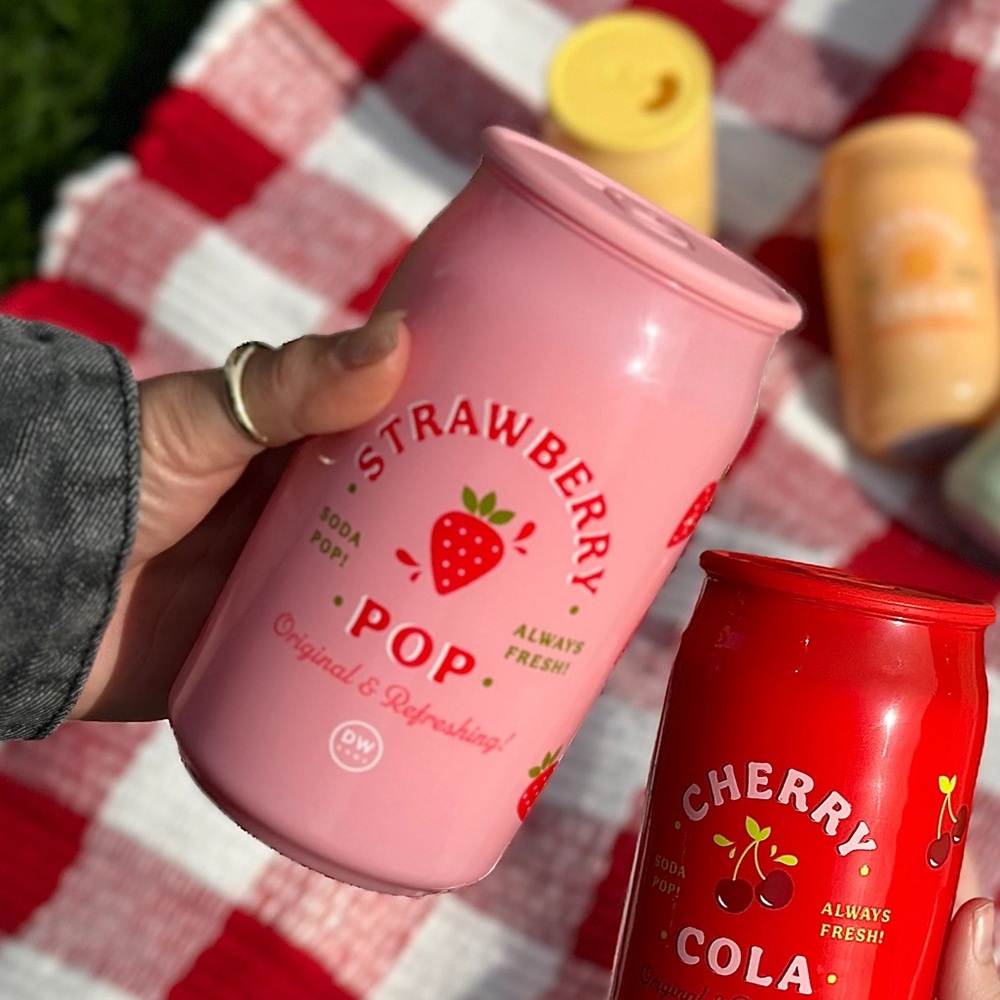 🍓 NWT DW Home Strawberry Pop Pink Soda Candle
